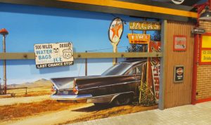 Oldtimer-Garage mit American-Vintage-Kulisse und US-Car-Atmosphäre