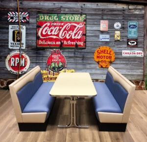 American Diner Booth Sitzgruppe mit zwei Dinerbänken und Tisch